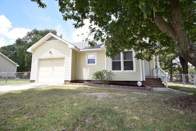 Building Photo - COMING SOON~3 Bedroom and 2 Bath Home (No Pets)