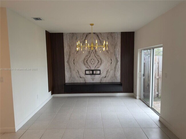 Foto del edificio - 12909 NW 23rd Ct