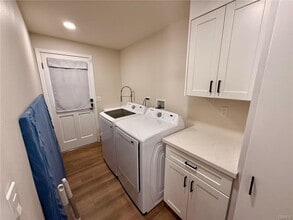 Building Photo - 4955 Alatar Dr