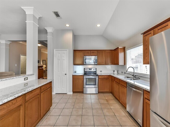 Foto del edificio - 7611 Waterlilly Ln