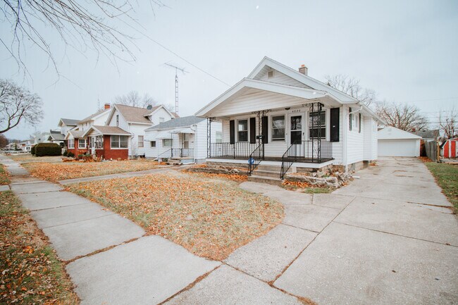 Foto del edificio - 4220 Caroline Ave