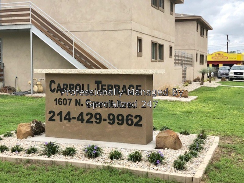 Foto principal - 1607 N Carroll Ave