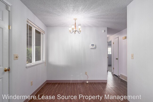 Building Photo - 3 br, 2 bath House - 2216 W Cleveland