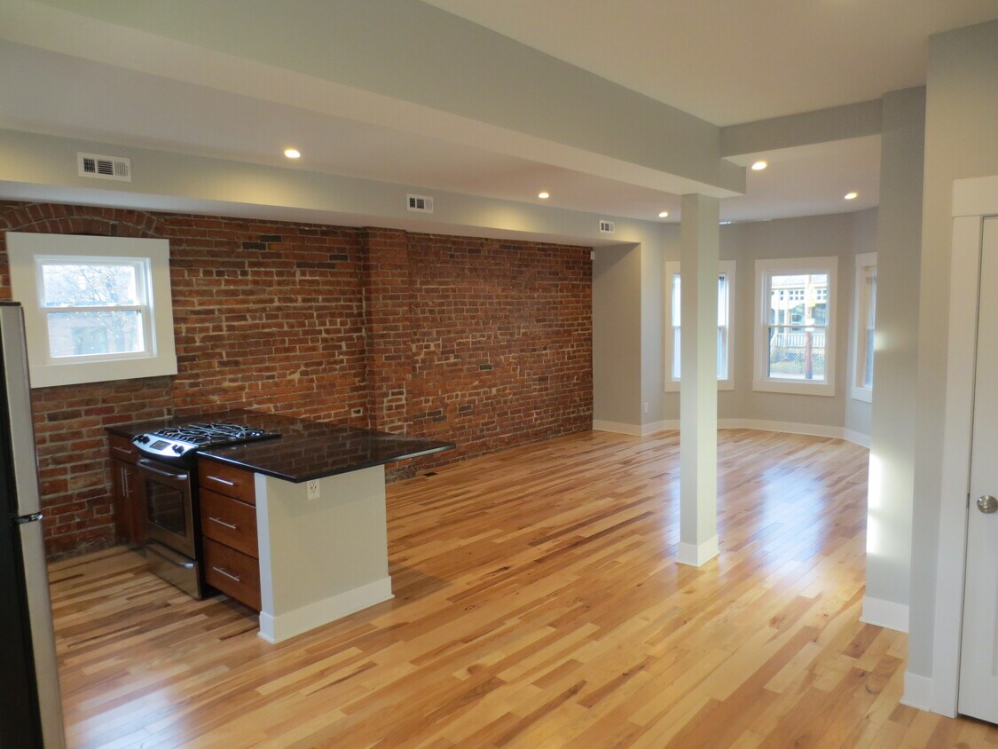 4411 Franklin Blvd, Cleveland, OH 44113 Townhome Rentals in Cleveland