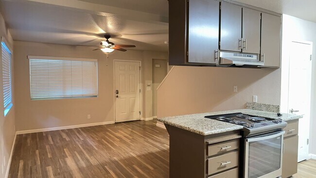 Foto del interior - 848 W 1st St