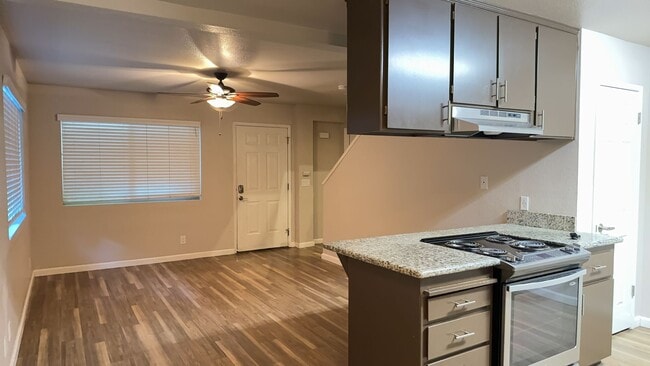 Interior Photo - 848 W 1st St