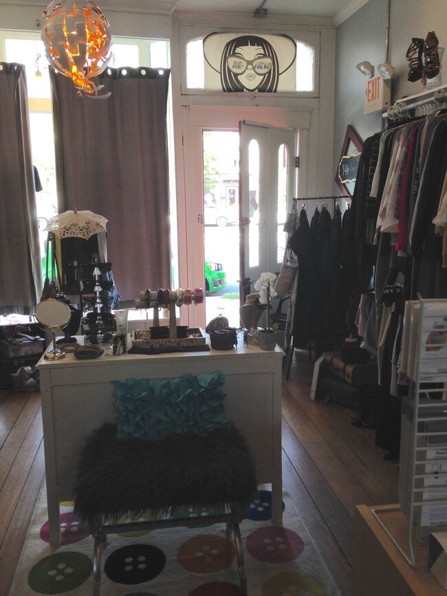 Foto del edificio - 310 E Girard Ave