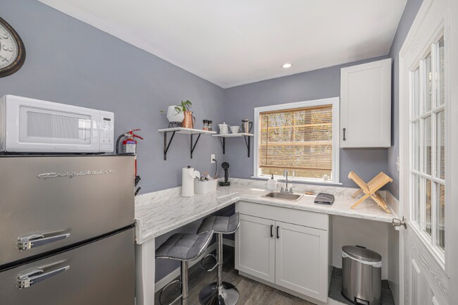 Building Photo - 1215 Wimbee Dr
