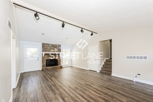 Building Photo - Charming 3 Bedroom in Woodstock!