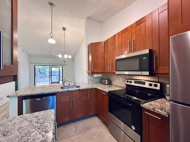 Foto del edificio - 3054 S Oakland Forest Dr