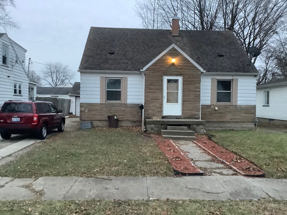 2306 Patton St, Saginaw, MI 48602 House Rental in Saginaw, MI