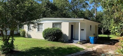 Building Photo - 5240 Bunche Dr