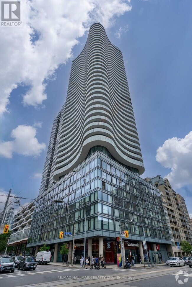 Building Photo - 403-403 Church St