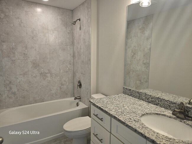 Building Photo - 318 NW 20th St