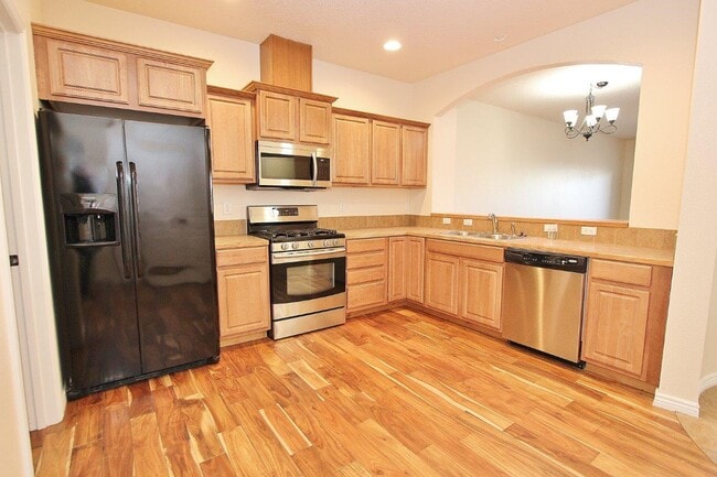 Foto del edificio - 2122 W Pine Ave