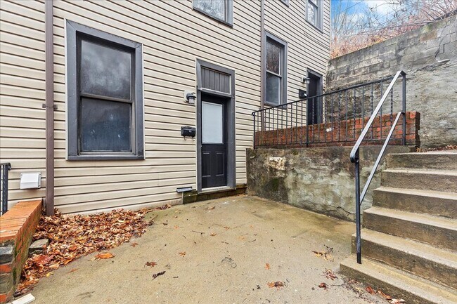 Building Photo - 1914-1918 B Street