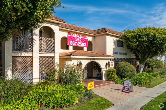 Building Photo - Casa Monterey