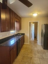 Building Photo - 28 E 14th Pl