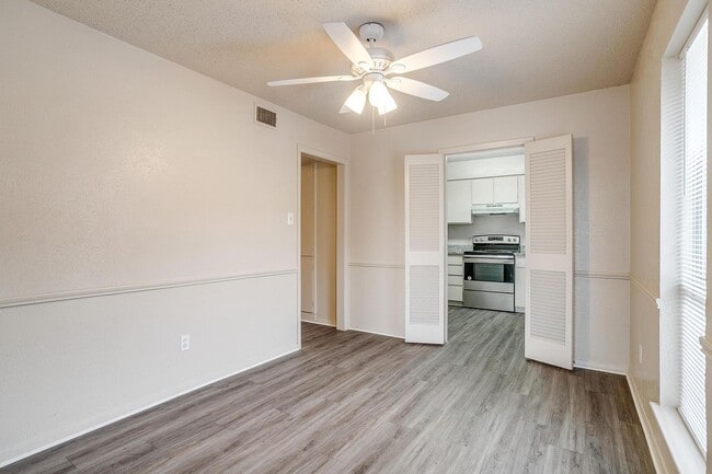 Building Photo - ASK ABOUT OUR HALF OFF FIRST TWO MONTH'S RENT