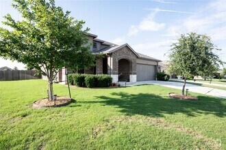 Building Photo - 625 Topaz Ln