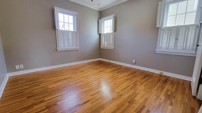 Foto del edificio - 242 S Bleckley Dr