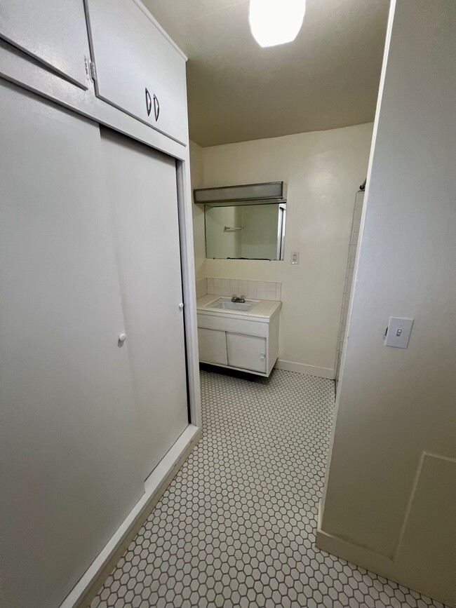 Bathroom #1 - 2504 Drake St