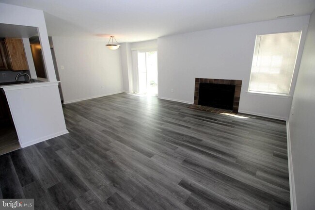 Foto del edificio - 1657B Trellis Cir