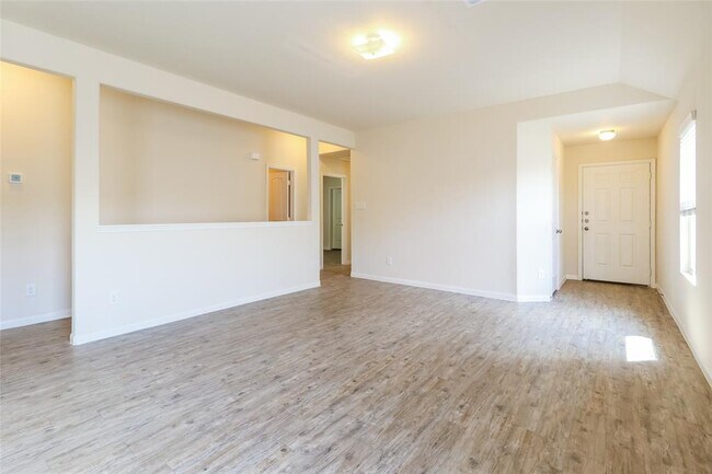Foto del edificio - 13823 Winding Path Ln