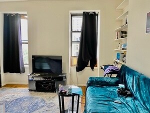 Foto del edificio - 215 W 106th St