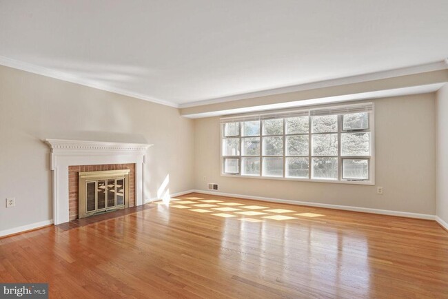 Building Photo - 1068 Carper St