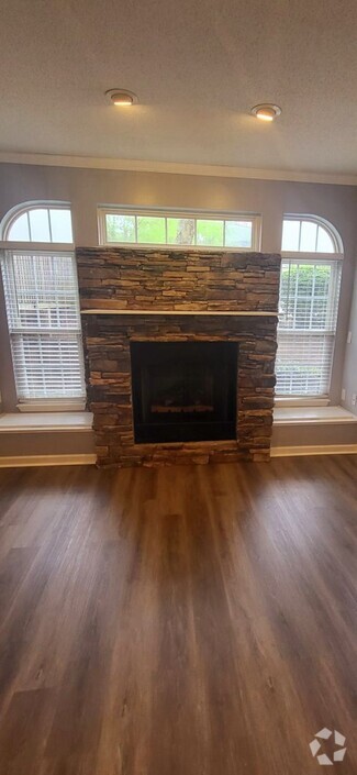 Building Photo - 3003 Greystone Point