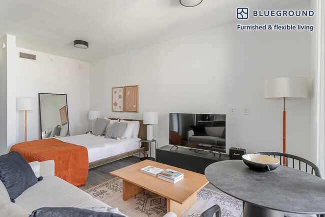 Building Photo - 230 NE 4th St