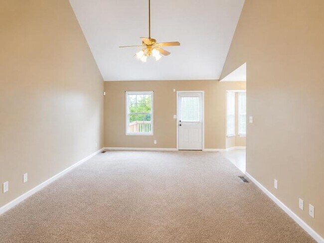 Building Photo - Spacious Ranch Living with Bonus Room & Big Backyard — Minutes from Fort Campbell!