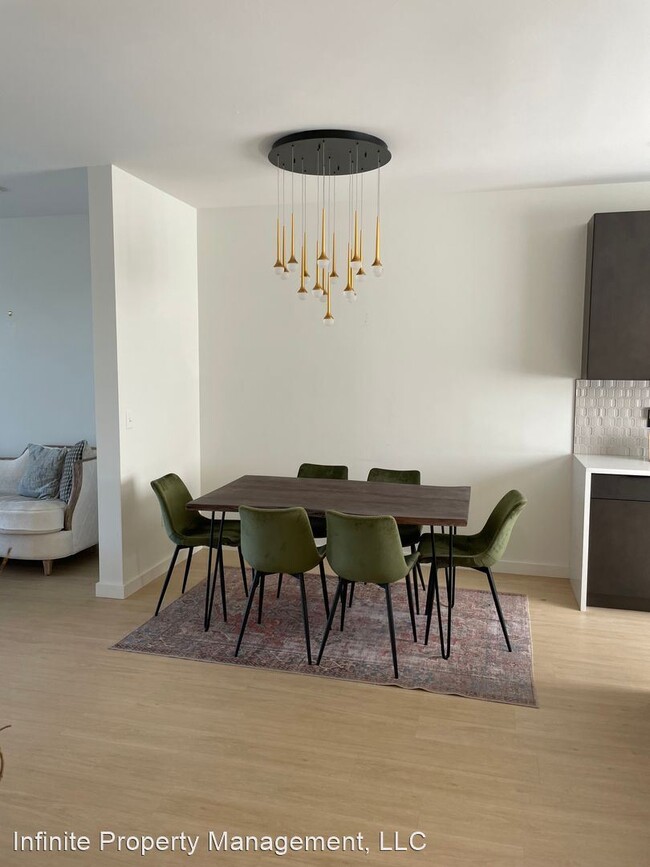 Building Photo - 3 br, 2.5 bath House - 550 Enterprise Boul...