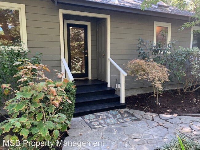 Building Photo - 4 br, 2.5 bath House - 80 Bunce Meadows Drive