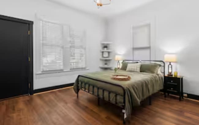 Foto del edificio - 102 W 5th St