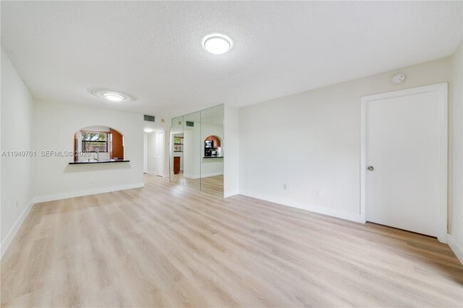 Foto del edificio - 14847 SW 104th St