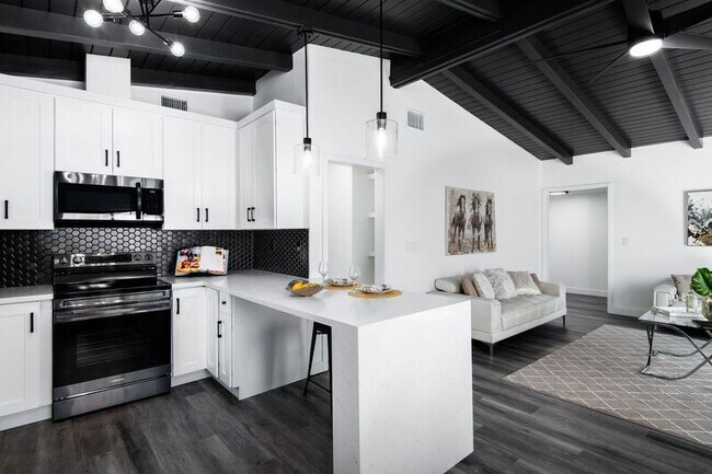 Building Photo - 8331 Neva Ave