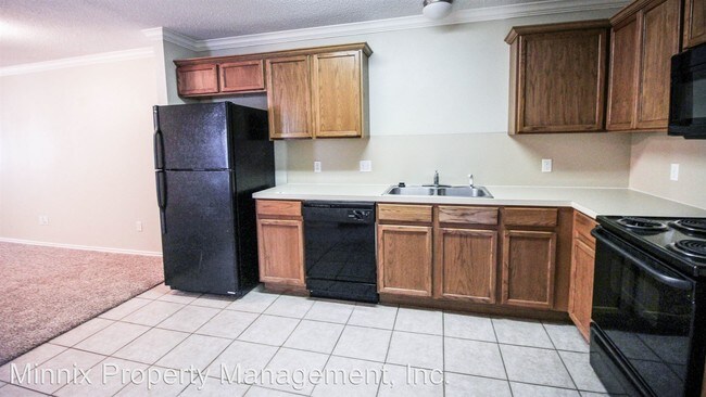 Building Photo - 3 br, 3 bath Apartment - 601 N Elkhart