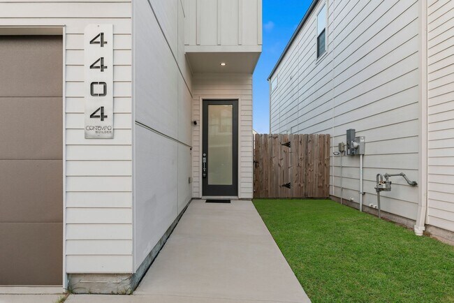 Foto del edificio - Discover This Modern Gem in a Prime Housto...