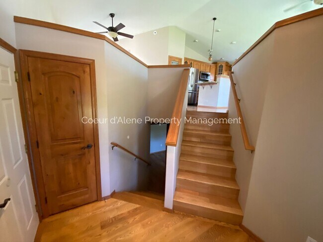 Building Photo - 4 bedroom home in Woodland Meadows!