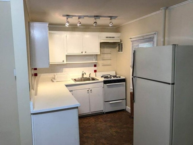 Building Photo - 67 Marble Ave