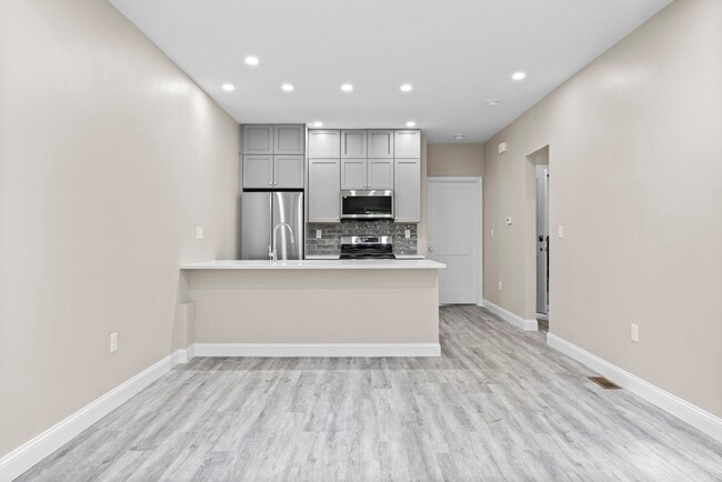 Foto del edificio - 769 E 6th St