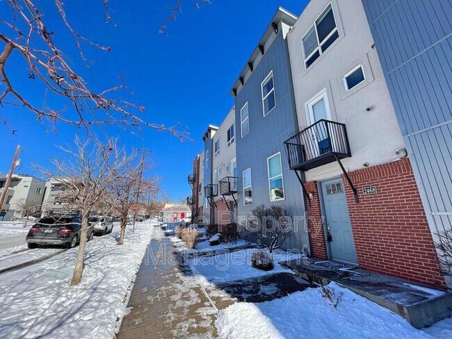 Building Photo - 2468 Decatur St