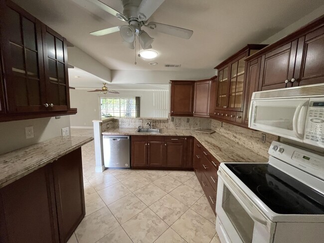 Building Photo - 9319 Southampton Pl