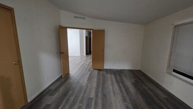 Building Photo - Newly remodeled home in Summerville