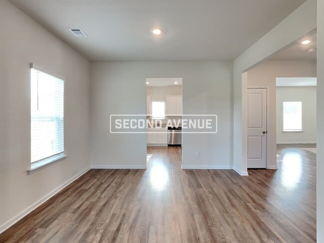 Building Photo - 734 Woody DR