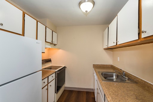 Building Photo - 410 E Cheyenne Mountain Blvd