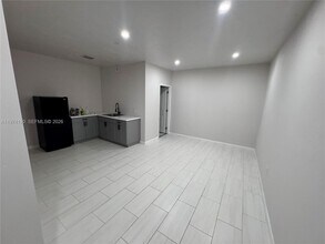 Building Photo - 11711 SW 107th Ct