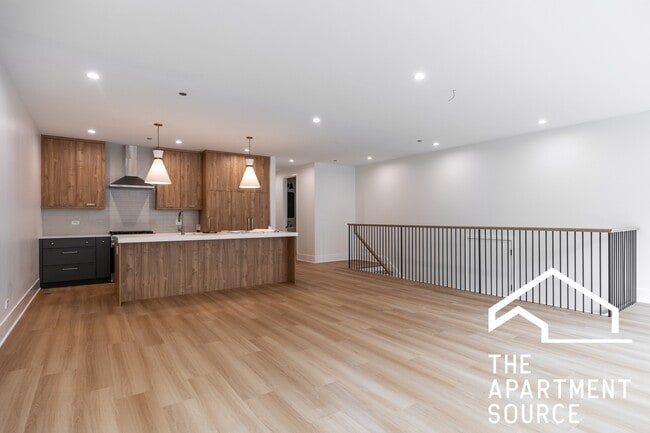 Photo - 1620 W Grand Ave Apartment